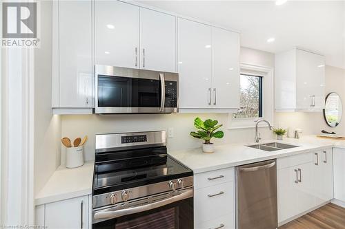 45 Oak Street, Simcoe, ON - Indoor Photo Showing Kitchen With Double Sink With Upgraded Kitchen