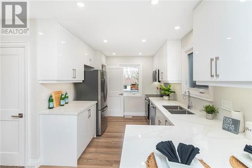 45 Oak Street, Simcoe, ON - Indoor Photo Showing Kitchen With Double Sink With Upgraded Kitchen