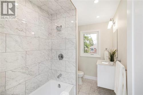 45 Oak Street, Simcoe, ON - Indoor Photo Showing Bathroom