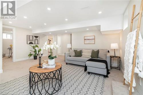 45 Oak Street, Simcoe, ON - Indoor Photo Showing Living Room