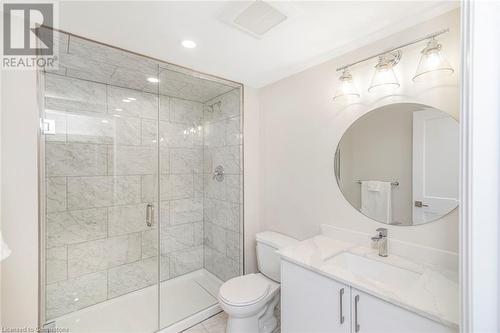 45 Oak Street, Simcoe, ON - Indoor Photo Showing Bathroom