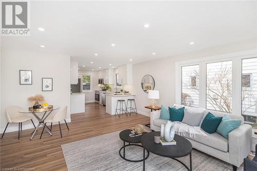 45 Oak Street, Simcoe, ON - Indoor Photo Showing Living Room