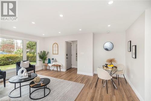 45 Oak Street, Simcoe, ON - Indoor Photo Showing Living Room