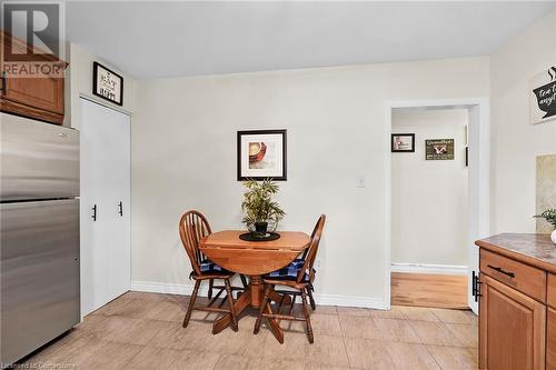 9127 Twenty Road, Glanbrook, ON - Indoor Photo Showing Dining Room