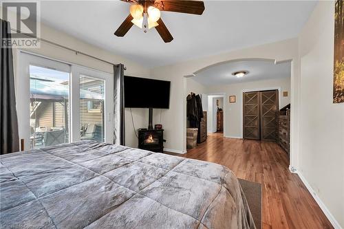 9127 Twenty Road, Glanbrook, ON - Indoor Photo Showing Bedroom