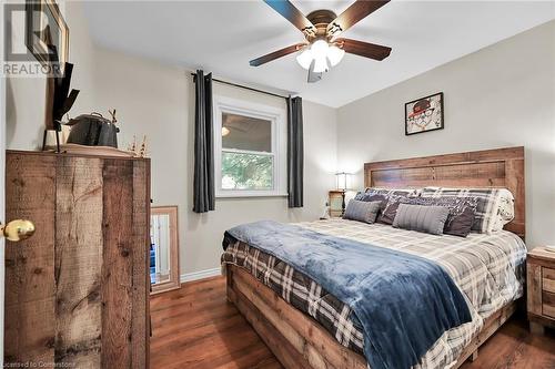 9127 Twenty Road, Glanbrook, ON - Indoor Photo Showing Bedroom