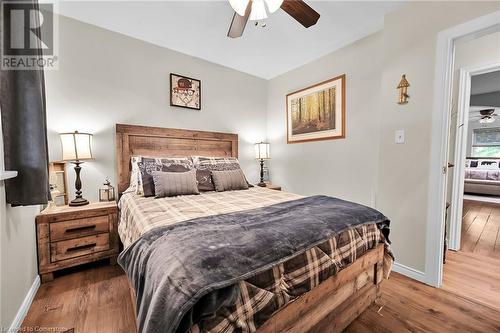 9127 Twenty Road, Glanbrook, ON - Indoor Photo Showing Bedroom