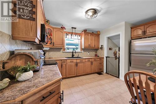 9127 Twenty Road, Glanbrook, ON - Indoor Photo Showing Kitchen