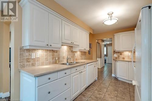 796 Hawkins Crescent, Burlington, ON - Indoor Photo Showing Kitchen With Double Sink