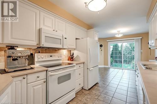 796 Hawkins Crescent, Burlington, ON - Indoor Photo Showing Kitchen