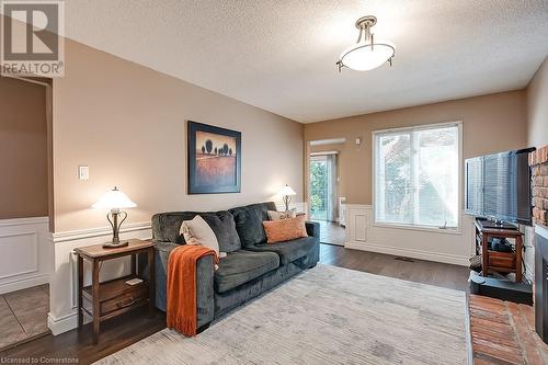 796 Hawkins Crescent, Burlington, ON - Indoor Photo Showing Living Room