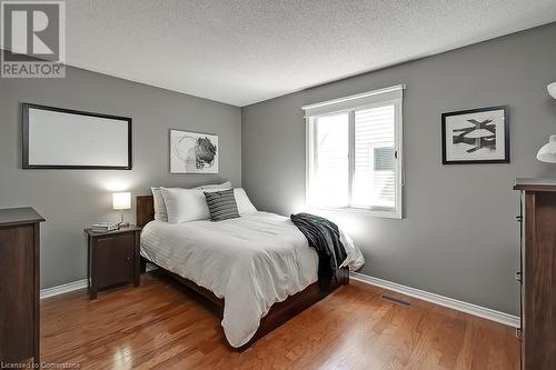 796 Hawkins Crescent, Burlington, ON - Indoor Photo Showing Bedroom