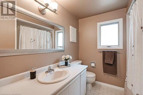 796 Hawkins Crescent, Burlington, ON - Indoor Photo Showing Bathroom