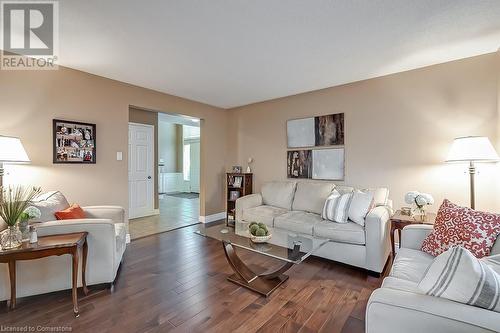 796 Hawkins Crescent, Burlington, ON - Indoor Photo Showing Living Room