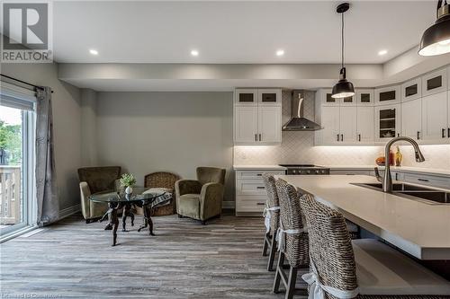 76 Melbourne Street, Hamilton, ON - Indoor Photo Showing Kitchen With Double Sink With Upgraded Kitchen