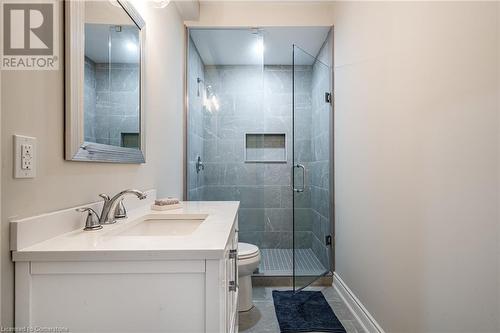 76 Melbourne Street, Hamilton, ON - Indoor Photo Showing Bathroom