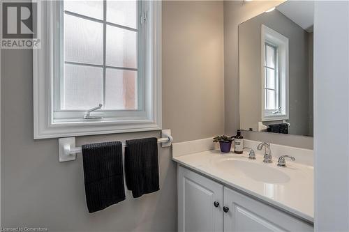 2057 Grovetree Lane, Burlington, ON - Indoor Photo Showing Bathroom