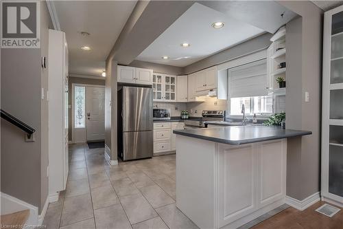 2057 Grovetree Lane, Burlington, ON - Indoor Photo Showing Kitchen With Stainless Steel Kitchen