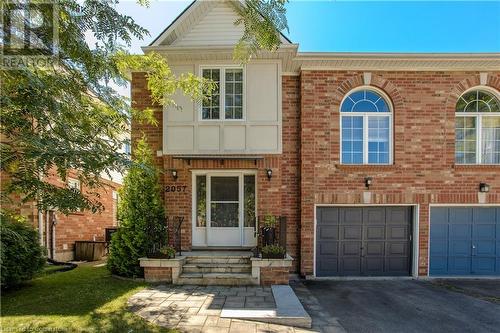 2057 Grovetree Lane, Burlington, ON - Outdoor