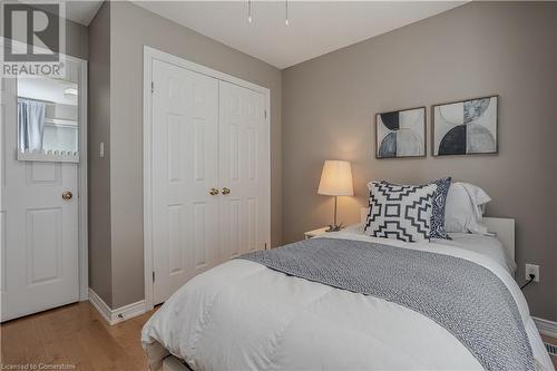 2057 Grovetree Lane, Burlington, ON - Indoor Photo Showing Bedroom