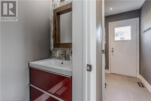 1336 Monmouth Drive, Burlington, ON - Indoor Photo Showing Bathroom