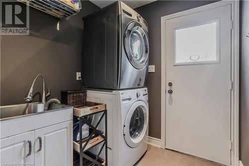 1336 Monmouth Drive, Burlington, ON - Indoor Photo Showing Laundry Room