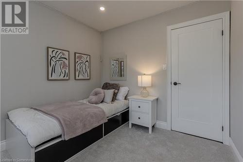 1336 Monmouth Drive, Burlington, ON - Indoor Photo Showing Bedroom