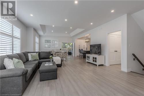 345 Prince'S Street, Fergus, ON - Indoor Photo Showing Living Room