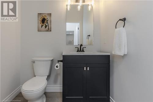 345 Prince'S Street, Fergus, ON - Indoor Photo Showing Bathroom