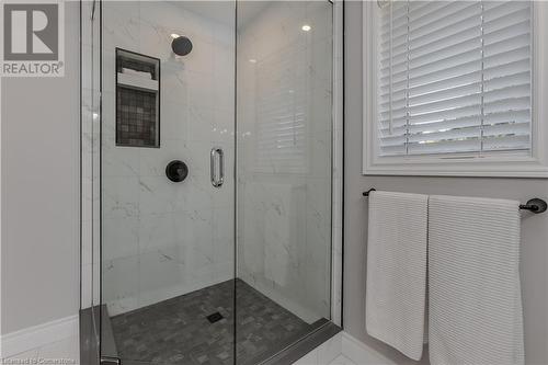 345 Prince'S Street, Fergus, ON - Indoor Photo Showing Bathroom