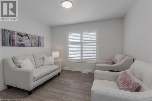 345 Prince'S Street, Fergus, ON - Indoor Photo Showing Living Room