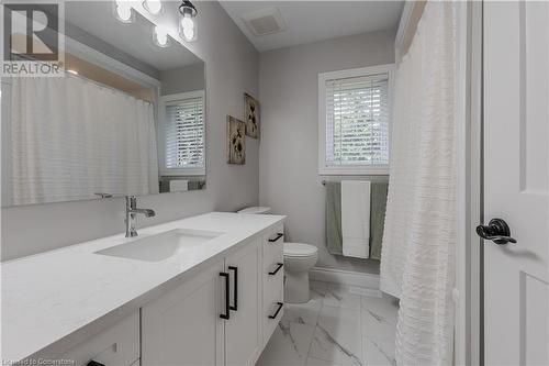 345 Prince'S Street, Fergus, ON - Indoor Photo Showing Bathroom