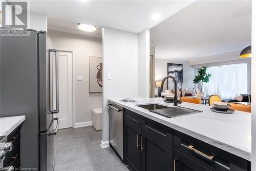 430 Pearl Street Unit# 205, Burlington, ON - Indoor Photo Showing Kitchen