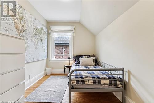 Third bedroom - 607 Locust Street, Burlington, ON - Indoor Photo Showing Bedroom