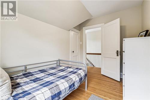 607 Locust Street, Burlington, ON - Indoor Photo Showing Bedroom