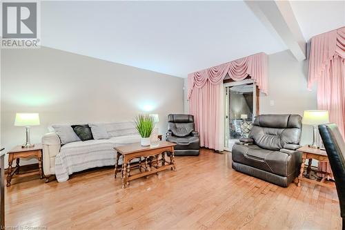 100 Quigley Road Unit# 41, Hamilton, ON - Indoor Photo Showing Living Room