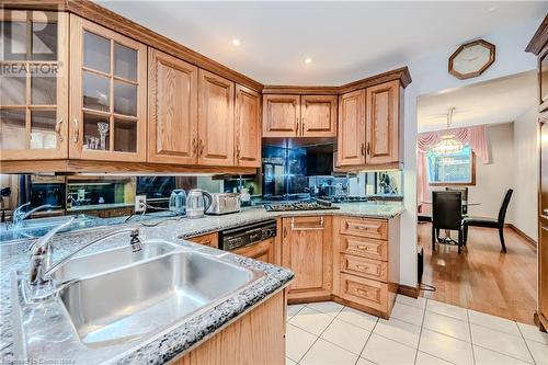 100 Quigley Road Unit# 41, Hamilton, ON - Indoor Photo Showing Kitchen With Double Sink