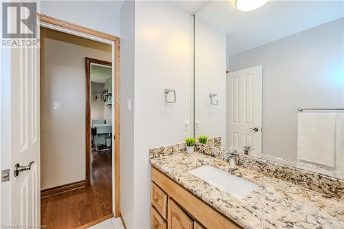 100 Quigley Road Unit# 41, Hamilton, ON - Indoor Photo Showing Bathroom