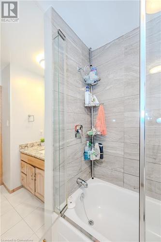 100 Quigley Road Unit# 41, Hamilton, ON - Indoor Photo Showing Bathroom