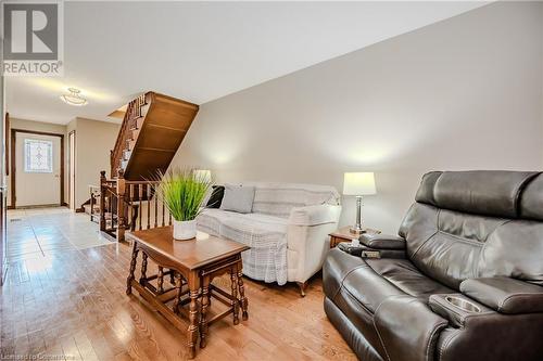 100 Quigley Road Unit# 41, Hamilton, ON - Indoor Photo Showing Living Room