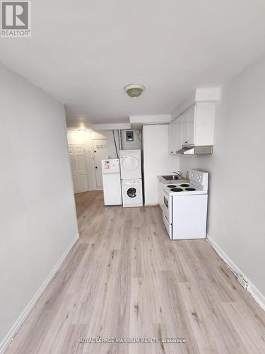 827 Albion Road, Toronto (Thistletown-Beaumonde Heights), ON - Indoor Photo Showing Kitchen