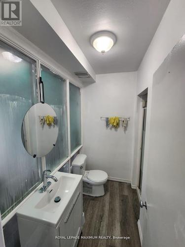 827 Albion Road, Toronto, ON - Indoor Photo Showing Bathroom