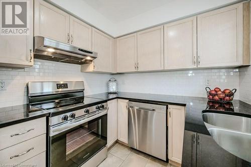 2206 Birchleaf Lane, Burlington, ON - Indoor Photo Showing Kitchen With Stainless Steel Kitchen With Double Sink