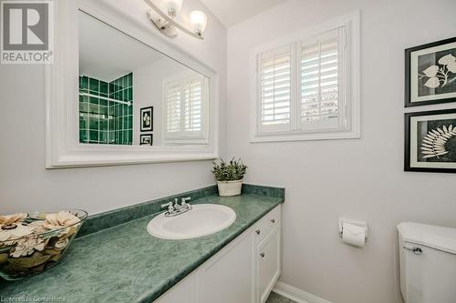 2206 Birchleaf Lane, Burlington, ON - Indoor Photo Showing Bathroom