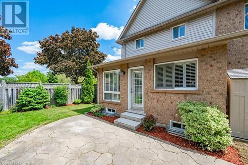 2206 Birchleaf Lane, Burlington, ON - Outdoor