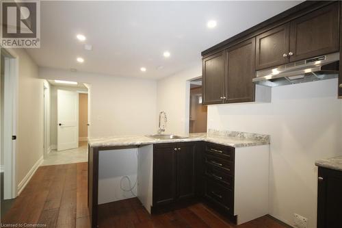 19 West Farmington Drive, St. Catharines, ON - Indoor Photo Showing Kitchen