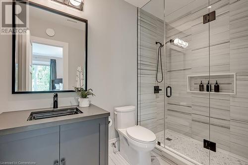 2613 Homestead Drive, Burlington, ON - Indoor Photo Showing Bathroom