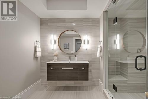 2613 Homestead Drive, Burlington, ON - Indoor Photo Showing Bathroom