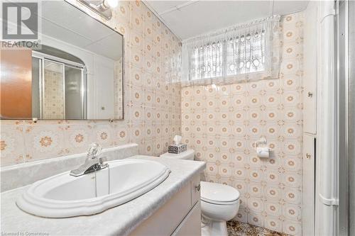 178 San Remo Drive, Hamilton, ON - Indoor Photo Showing Bathroom