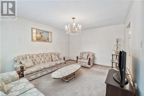 178 San Remo Drive, Hamilton, ON - Indoor Photo Showing Living Room